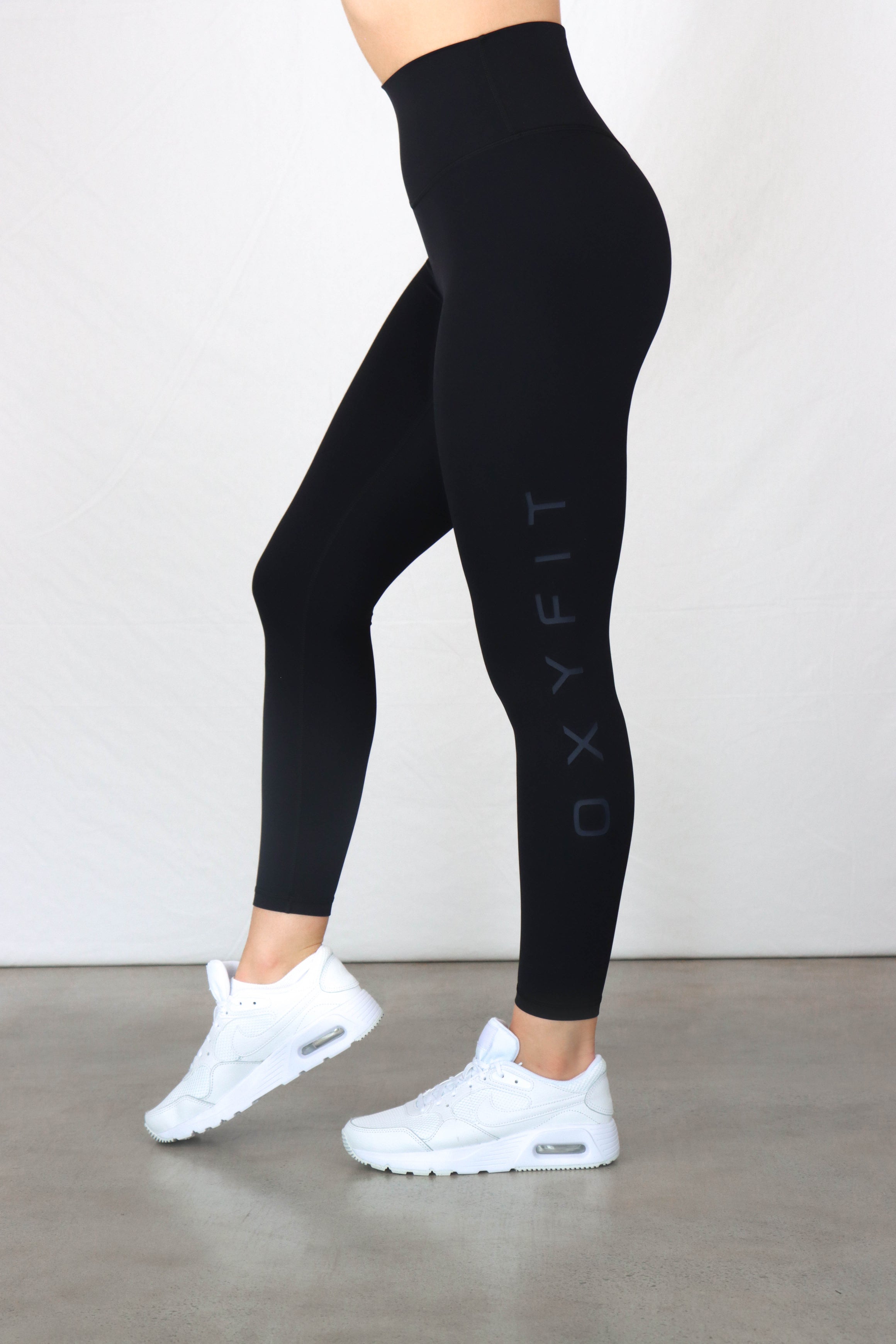 OXYTECH Womens Leggings | Magnify - Black on Black