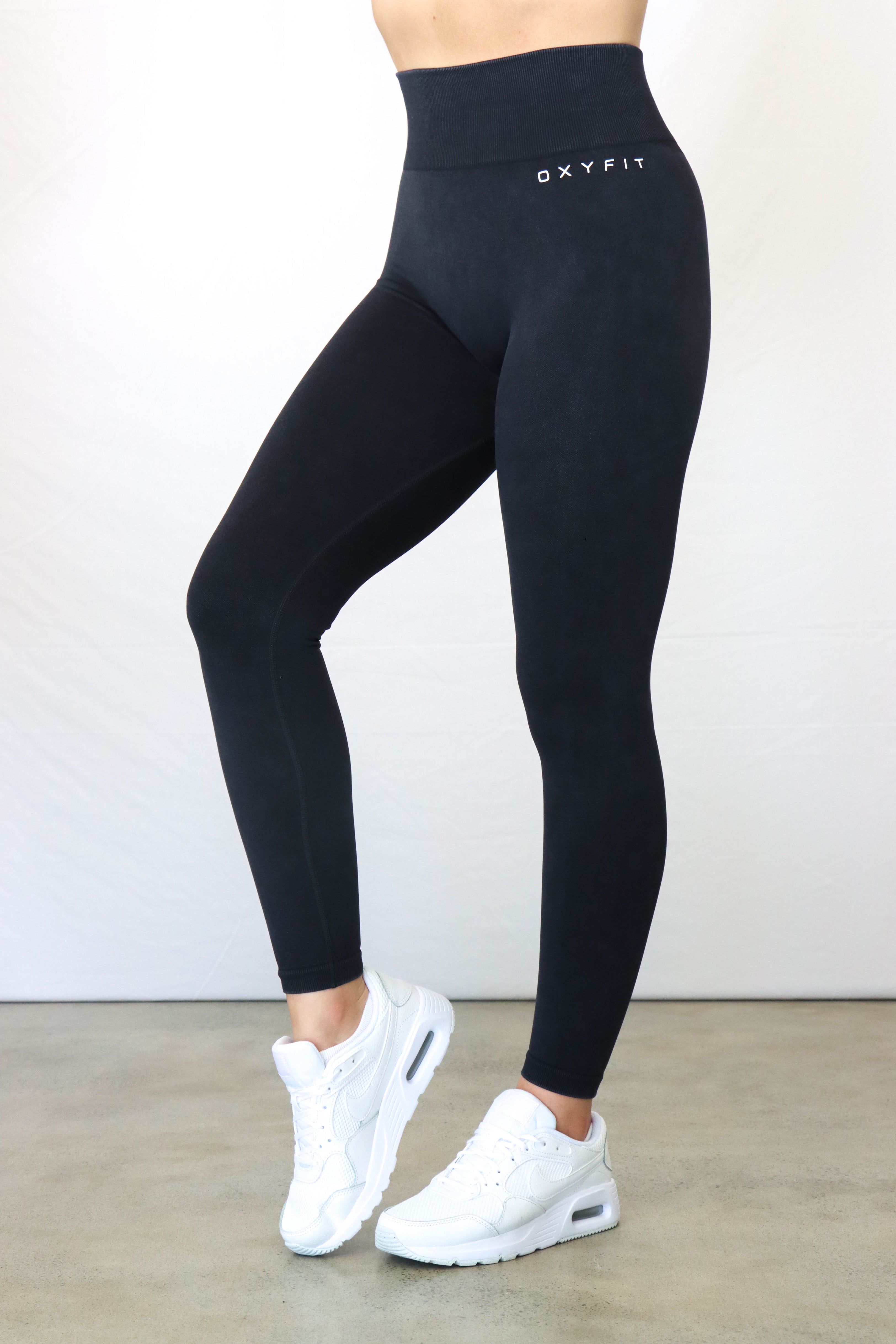 Women's Seamless Adapt Leggings - Licorice Black