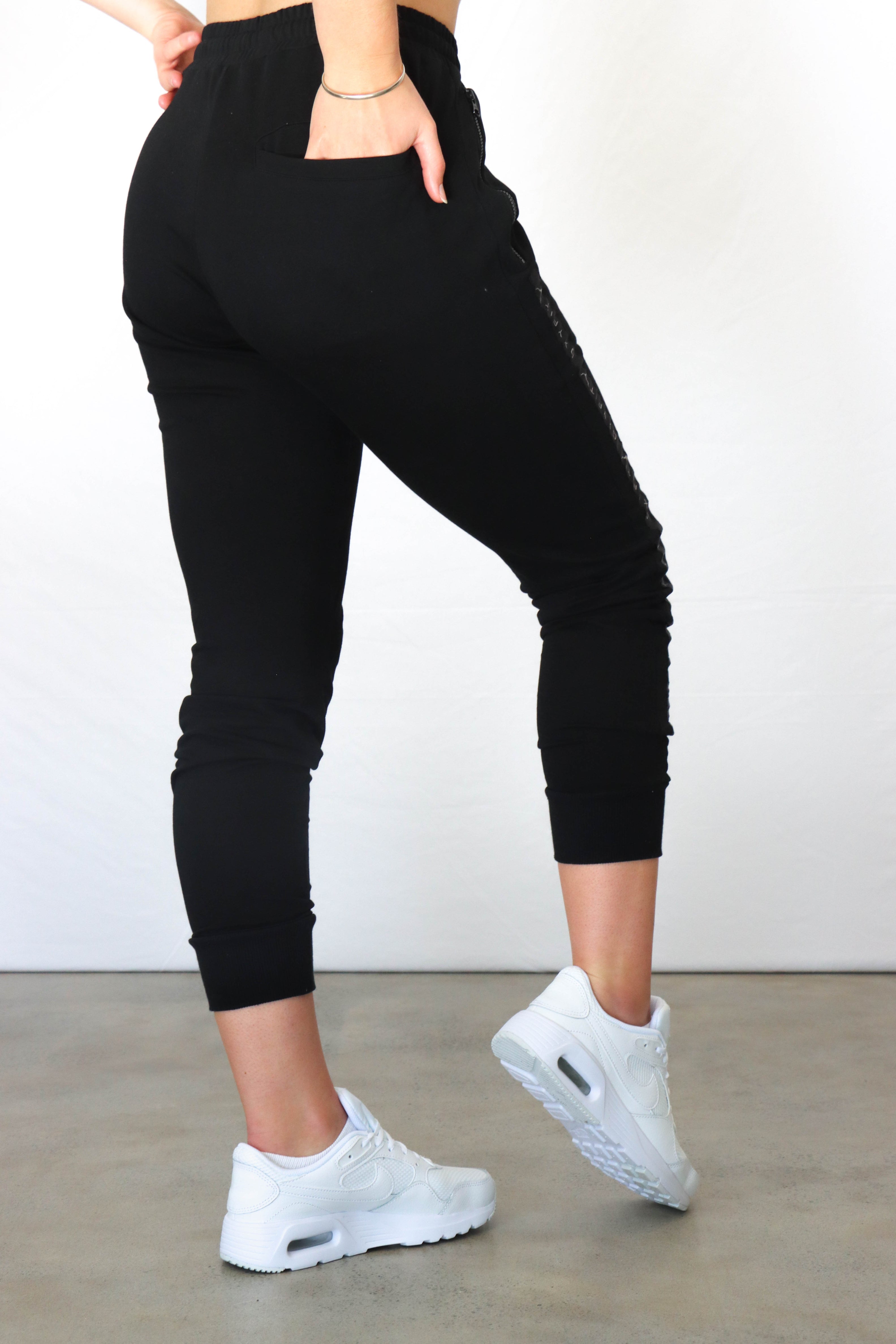 Womens Loyalty Joggers - Onyx Black