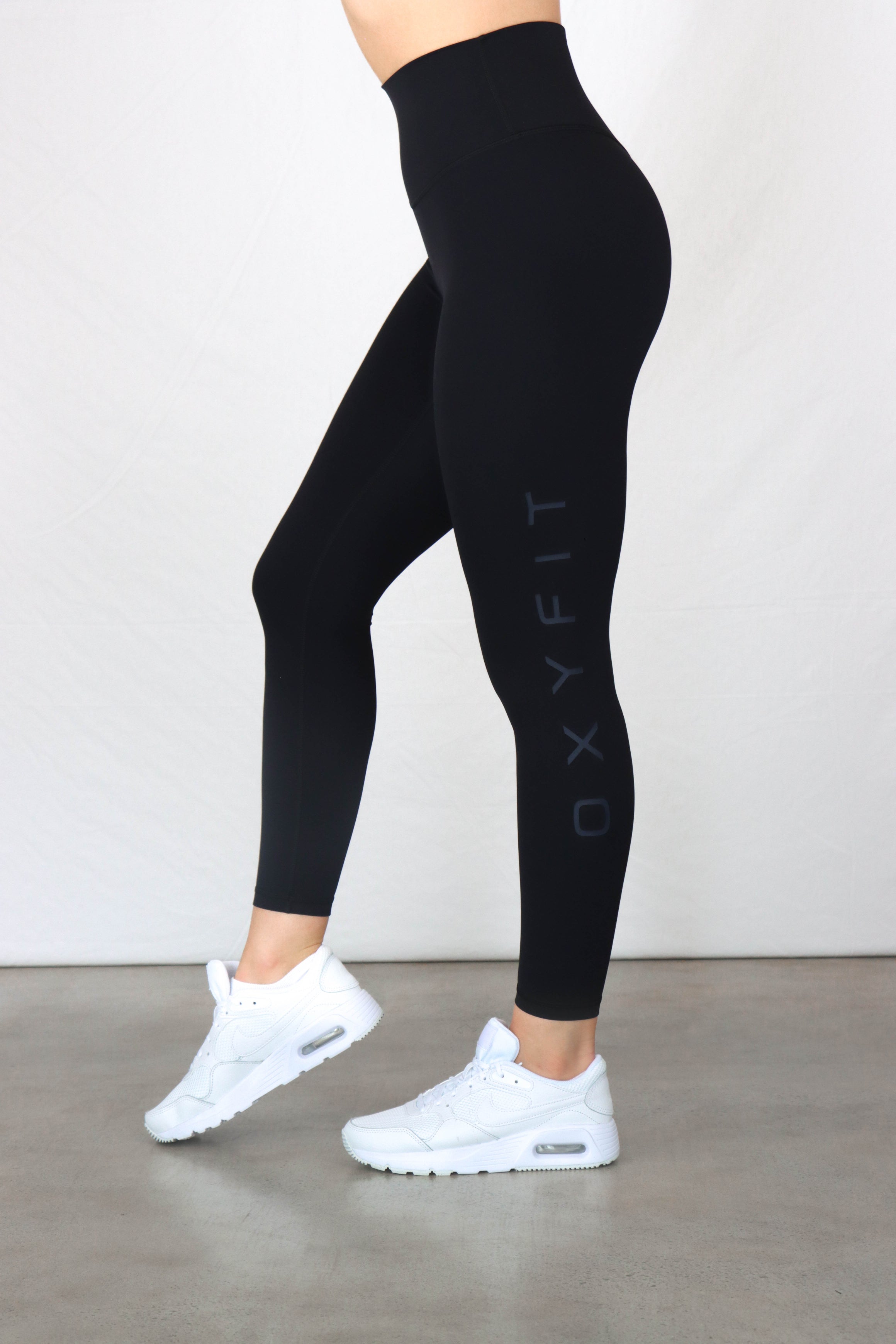 Pin by Fitnesshealth.co on Funky Fitness Apparel | Shiny leggings, Fashion  tights, Outfits with leggings