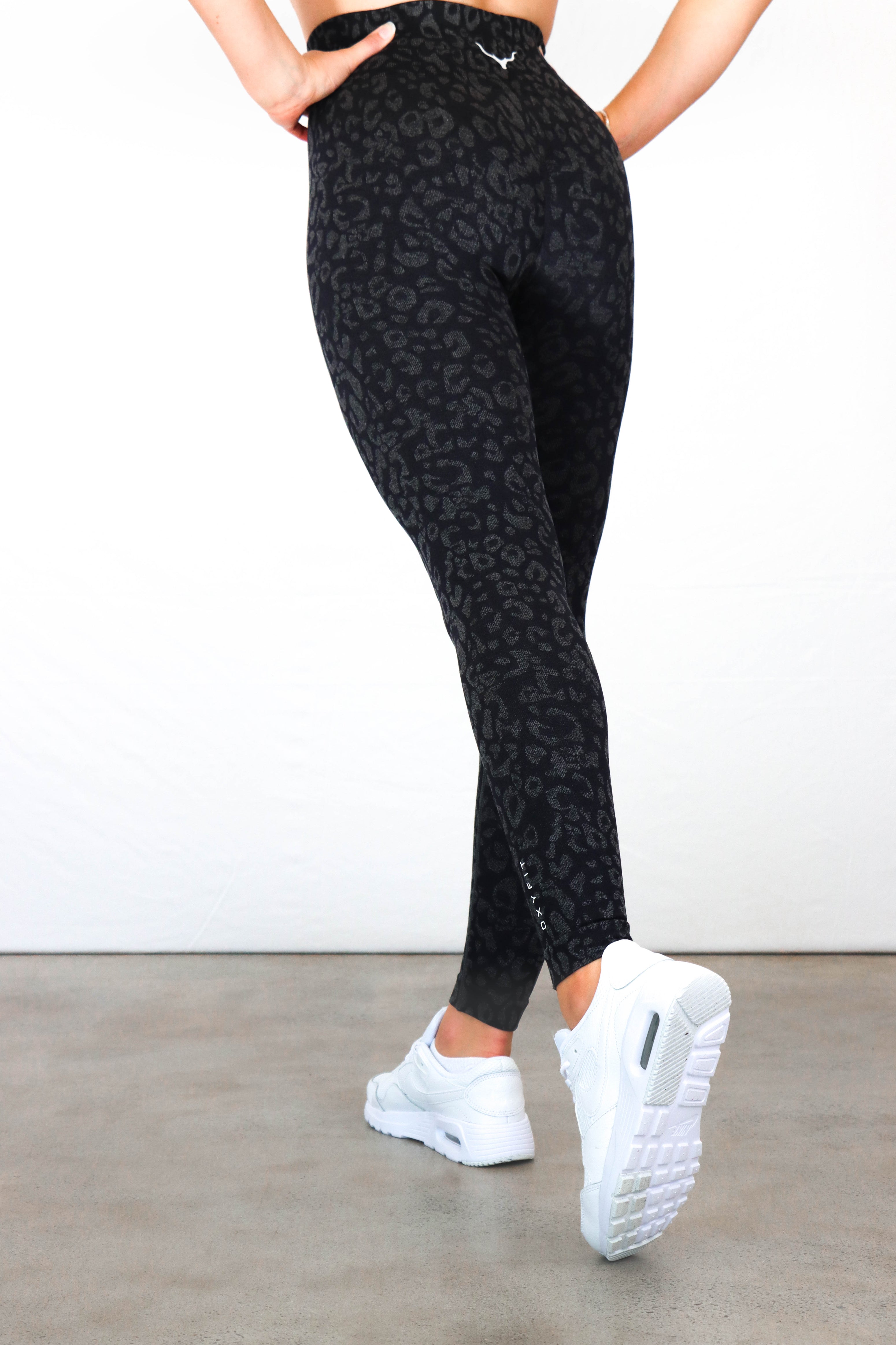 Nike black hotsell leopard print leggings